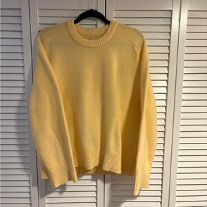 Abercrombie & Fitch Madeline yellow sweater
